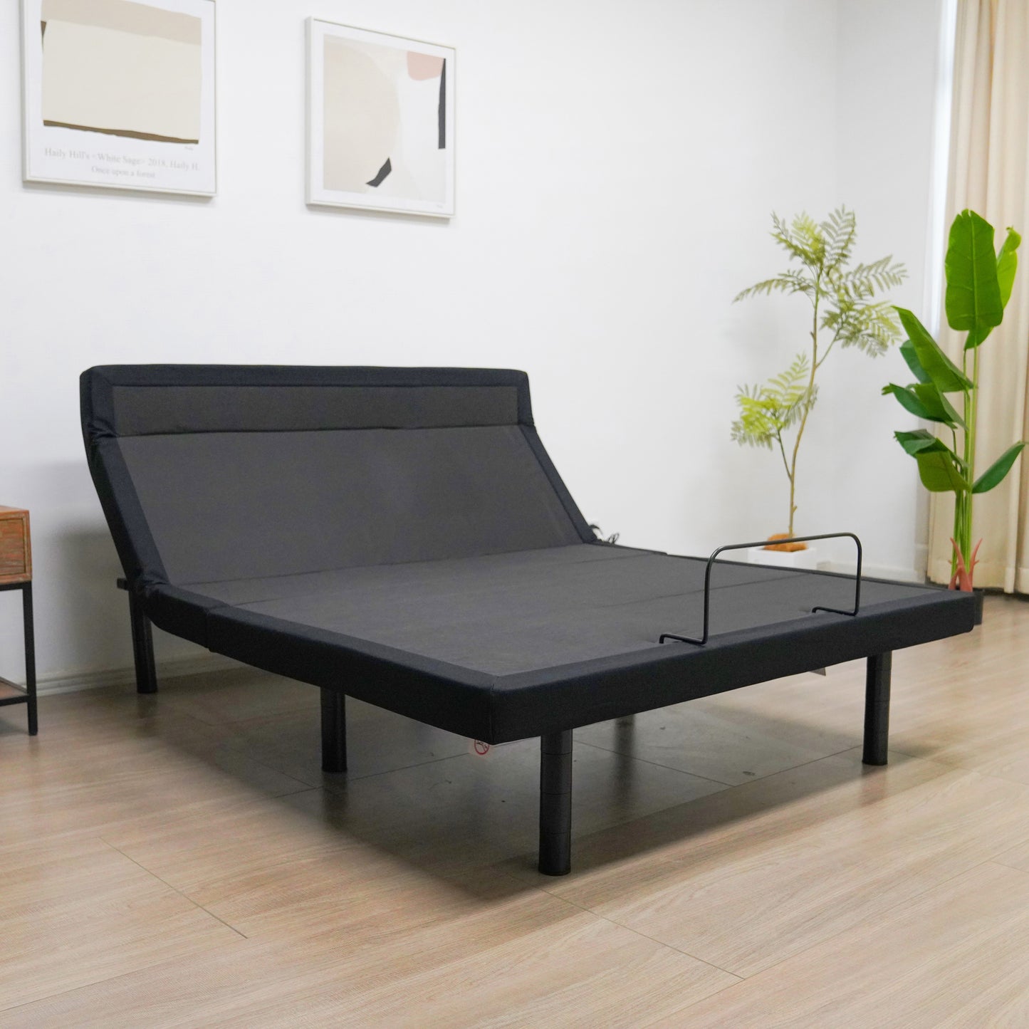 Angle view of raised head in-situ