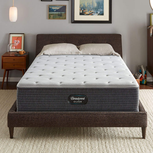 Beautyrest Silver® BRS900 Plush Mattress Bedroom image