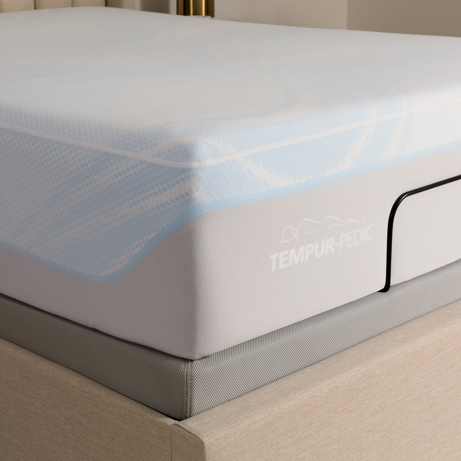 Tempur ActiveBreeze Styled Room Queen Protector ThreeQuarter